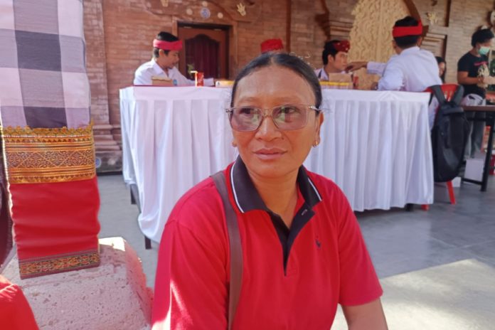 Mengenal Mustini, Sosok Pengemudi Perempuan Satu-satunya Layanan Trans Siswa Kabupaten Tabanan